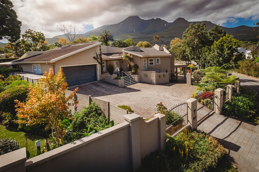 7 Bedroom Property for Sale in Fernridge Western Cape